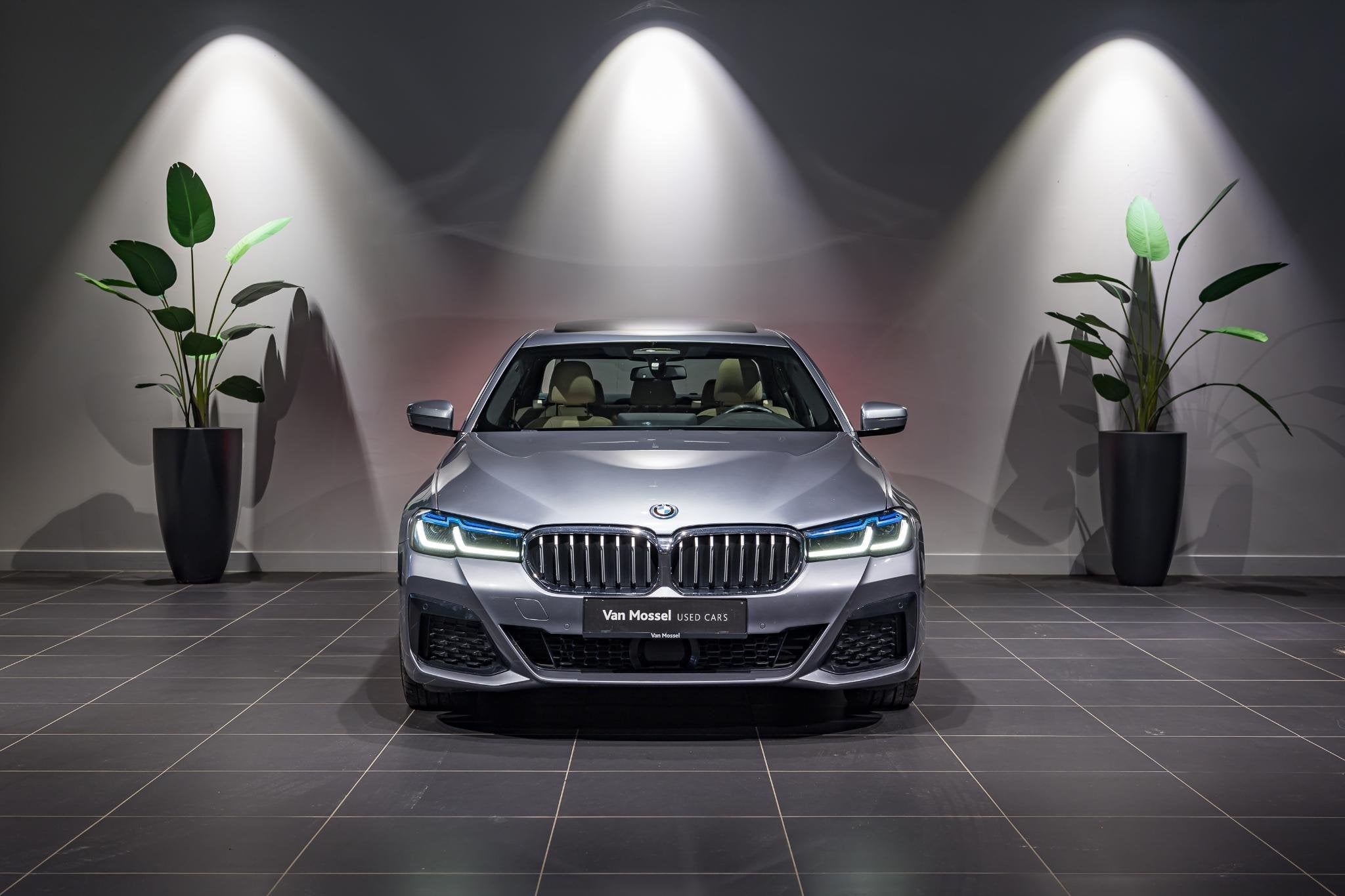 BMW 5 Serie Berline 545e xDrive (automatique), Autos, BMW, 12 kWh, Argent ou Gris, Entreprise, 2000 kg