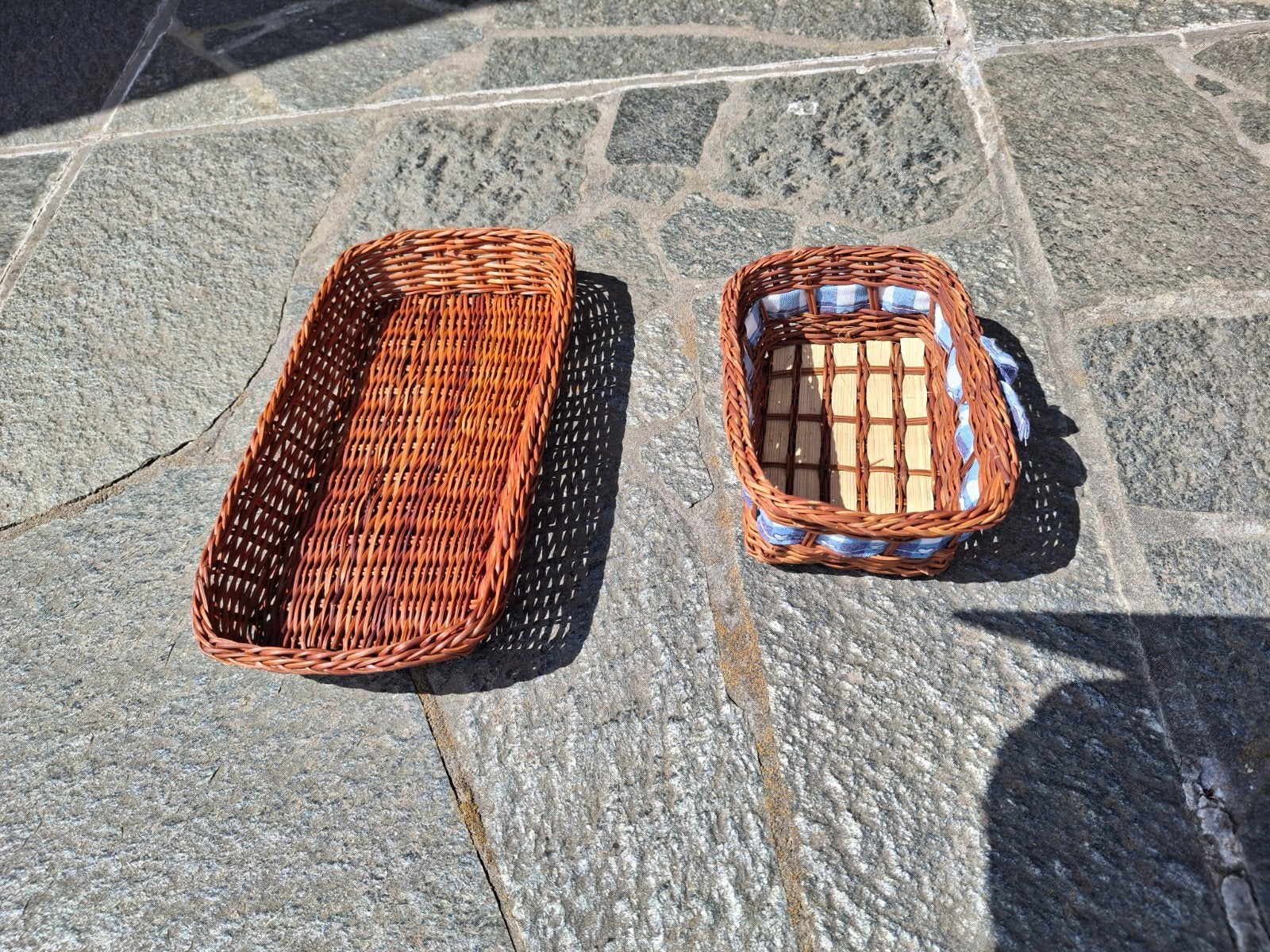 2 donkere kleine rieten mandjes, Mand, Ophalen of Verzenden, Zo goed als nieuw, Riet