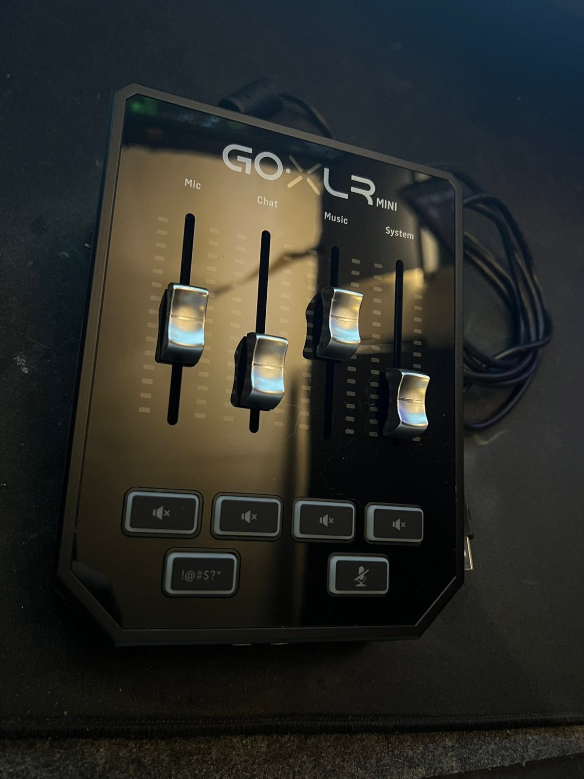 TC-Helicon GoXLR Mini – Streamer Mixer / Audio Interface, Muziek en Instrumenten, Mengpanelen, Ophalen, Zo goed als nieuw, Microfooningang
