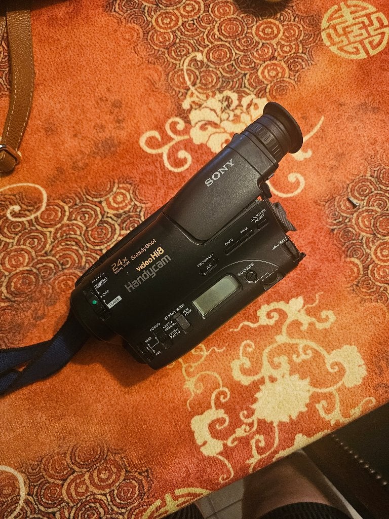 Caméra Sony Handycam Hi8, TV, Hi-fi & Vidéo, Caméscopes numériques, Enlèvement ou Envoi, Microphone externe, Caméra, Comme neuf