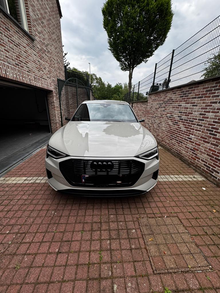 Te koop Aud e-tron s : een auto in uitstekende staat., Autos, Cuir, Achat, 5 portes, Automatique