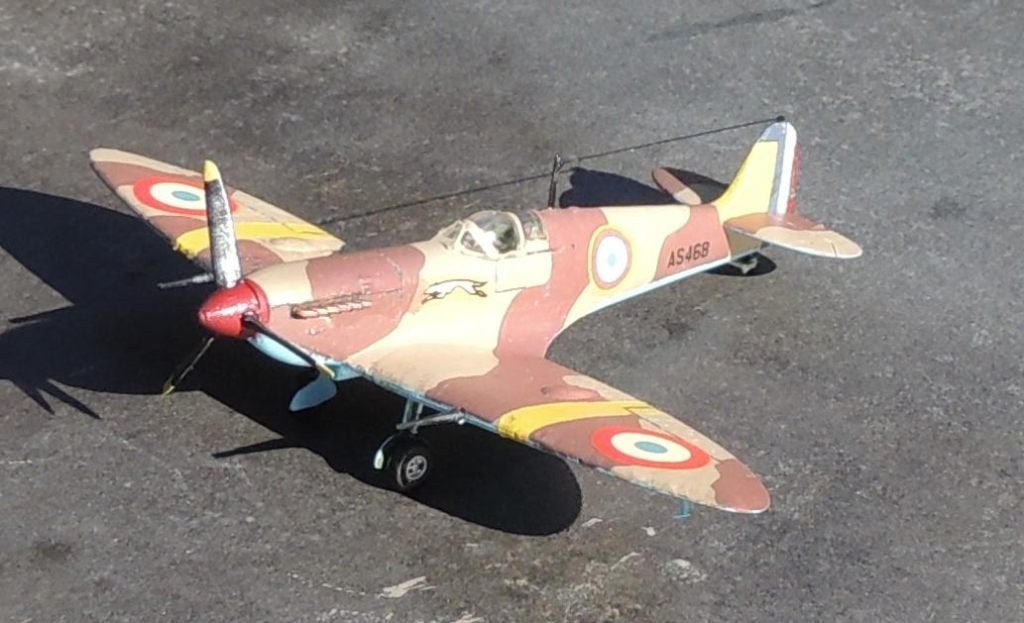 Spitfire français 1/72ième Afrique du Nord, Envoi, Neuf, 1:72 à 1:144, Avion