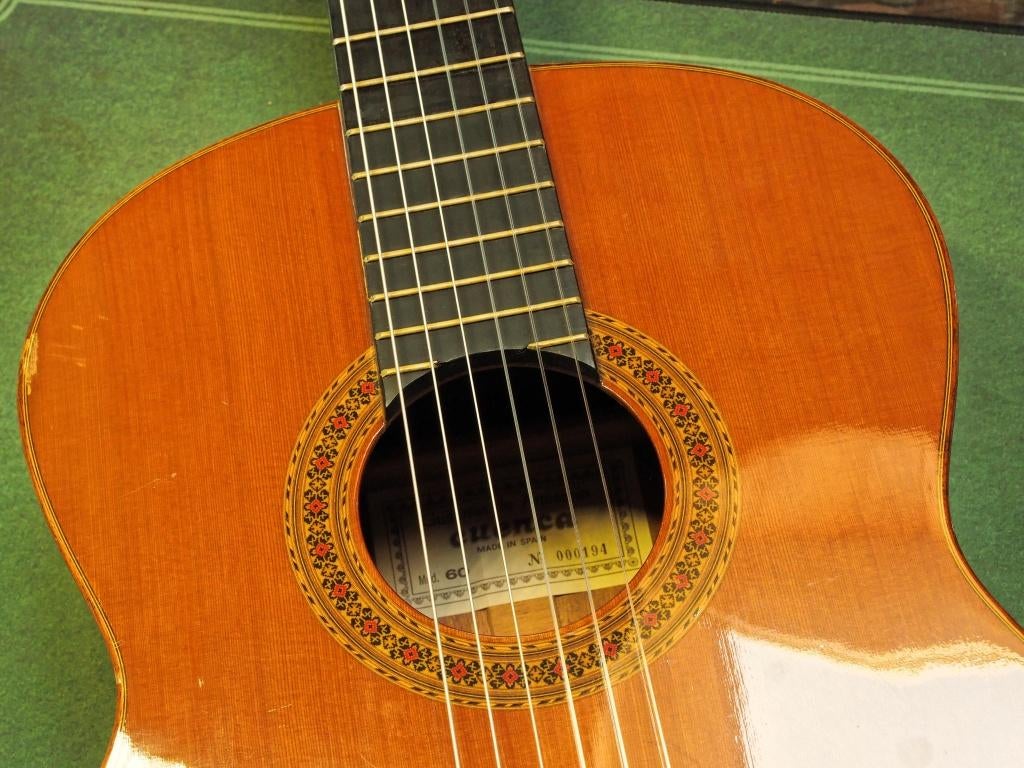 Cuenca Mod. 60 4/4 Spanish Classical Guitar, Musique & Instruments, Instruments à corde | Guitares | Acoustiques, Utilisé, Guitare classique ou espagnole