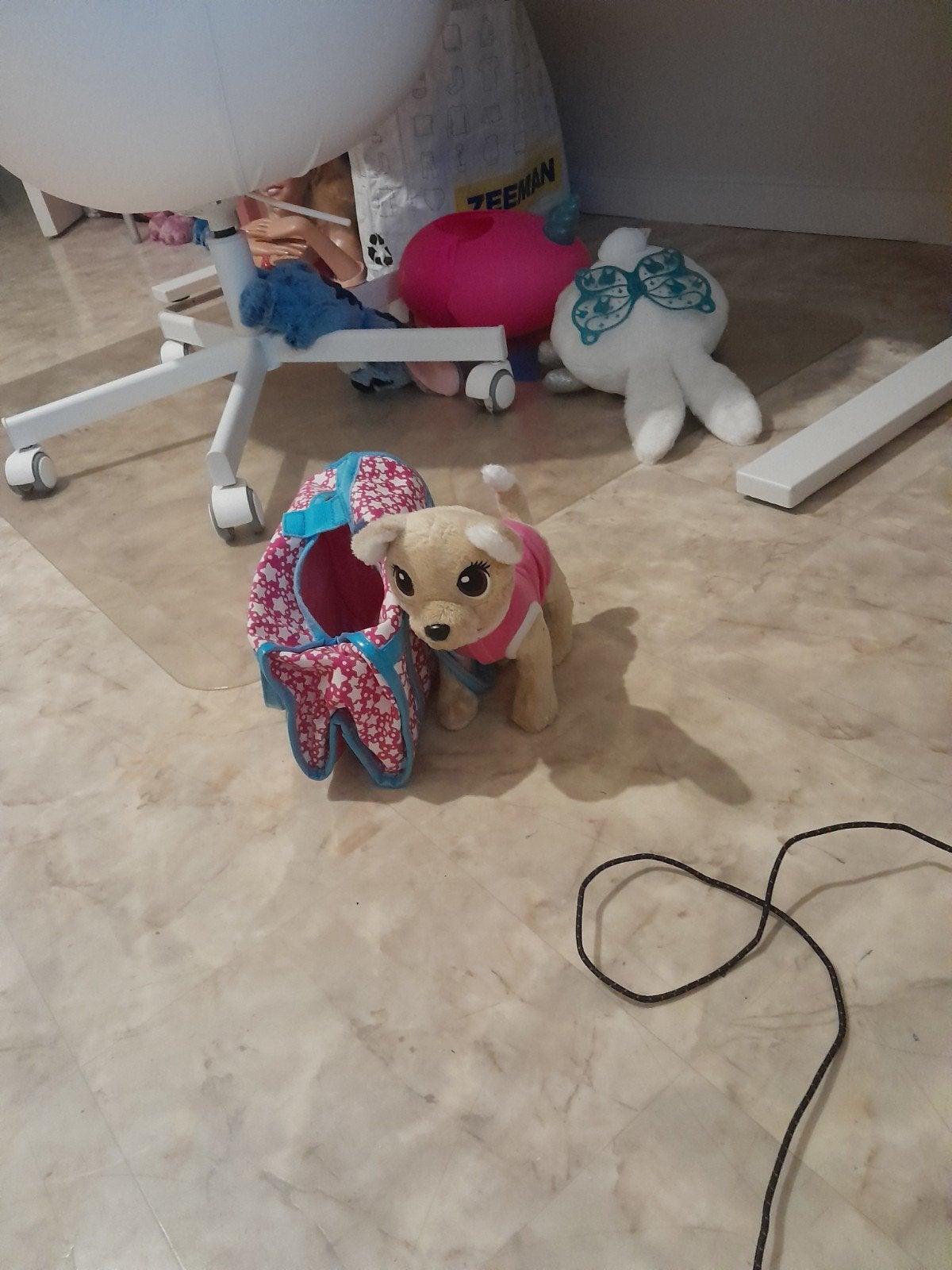 La vie d'un chien en chi-chi, Enlèvement, Neuf, Autres jouets