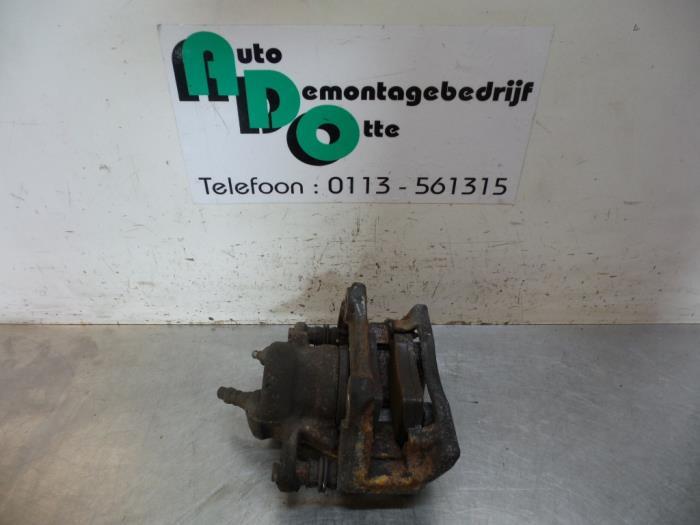 Remklauw (Tang) rechts-voor van een Renault Clio (Clio 4 12-, Gebruikt, -, Renault, -