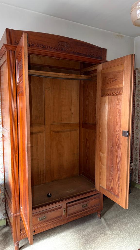 Mooie massief houten vestiairekast, Ophalen