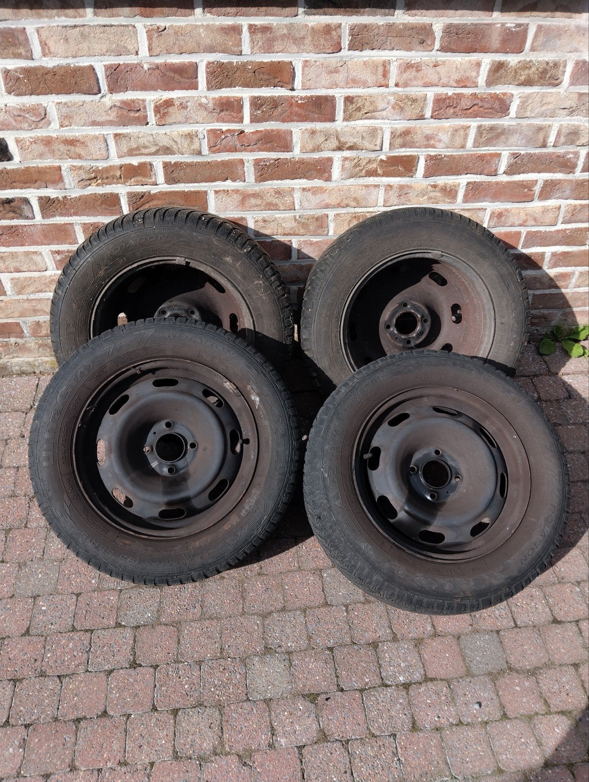 winterbanden met zwarte velg. Michelin 195 65 15, Auto-onderdelen, Ophalen, Gebruikt, 15 inch, Banden en Velgen