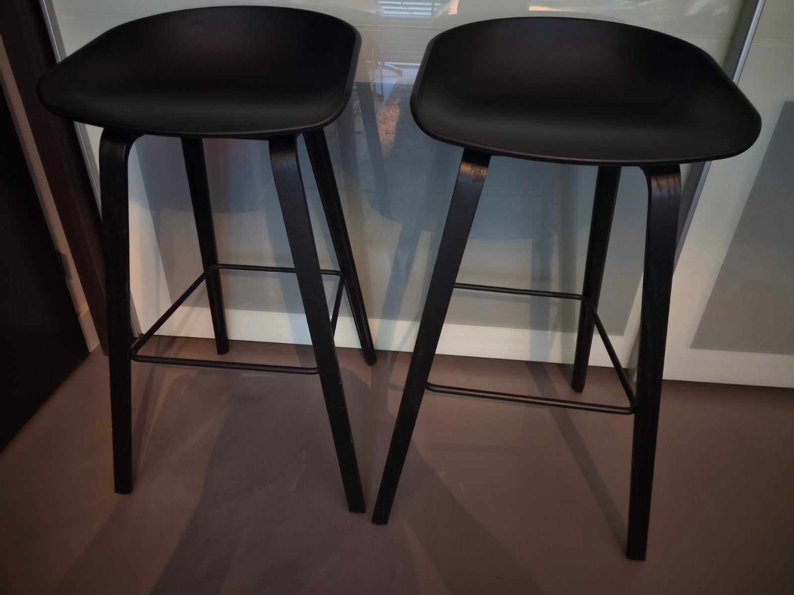 ***4x HAY about a stool AAS32 barkrukken NIEUWSTAAT!(all bl, Avec repose-pieds, Bois, 4 tabourets, Comme neuf