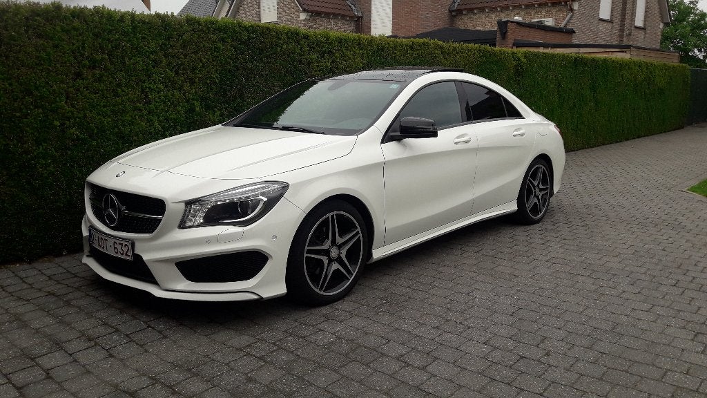 Mercedes CLA 180D AMG, Auto's, Voorwielaandrijving, Zwart, 4 cilinders, Wit
