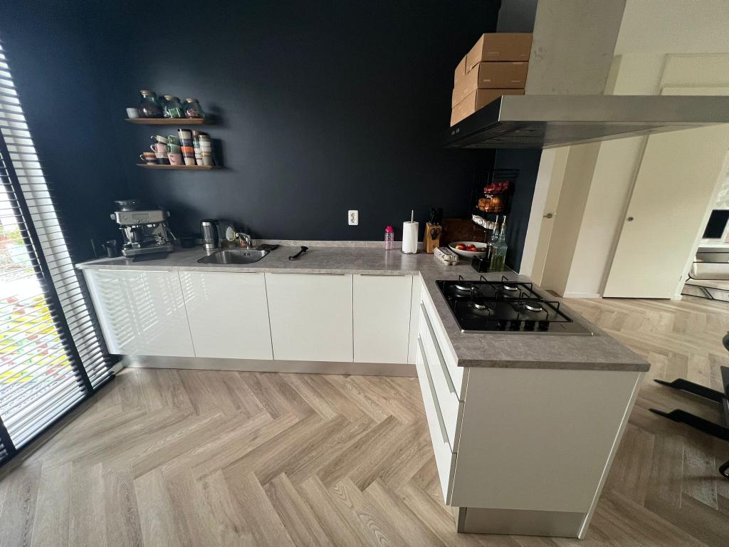 ✨HOOGGLANS KEUKEN MET KASTENWAND✨, Huis en Inrichting, Wit, Ophalen of Verzenden, Zo goed als nieuw, Kunststof