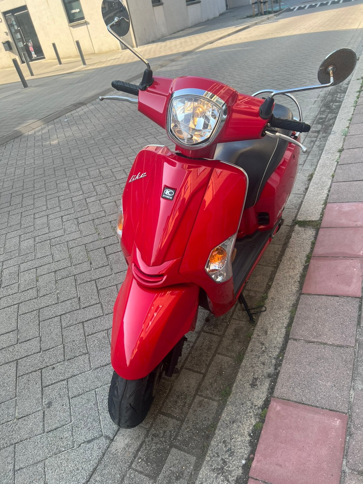 Te koop scooter B klasse alles werkt goed met papieren, Ophalen, Zo goed als nieuw