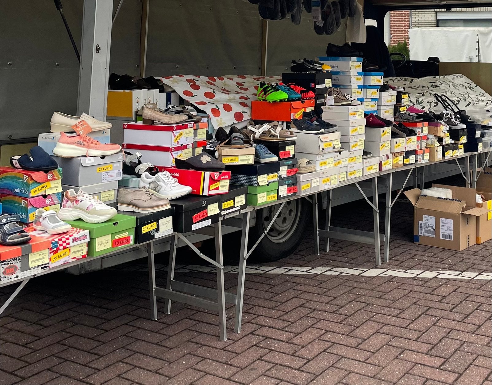 Partij schoenen, Zakelijke goederen, Stock en Retail | Partijen goederen, Ophalen, Textiel