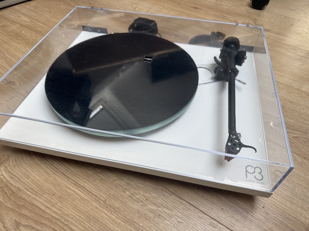 Platine vinyle audiophile Rega Planar P3, Enlèvement, Comme neuf, Tourne-disque, Autres marques