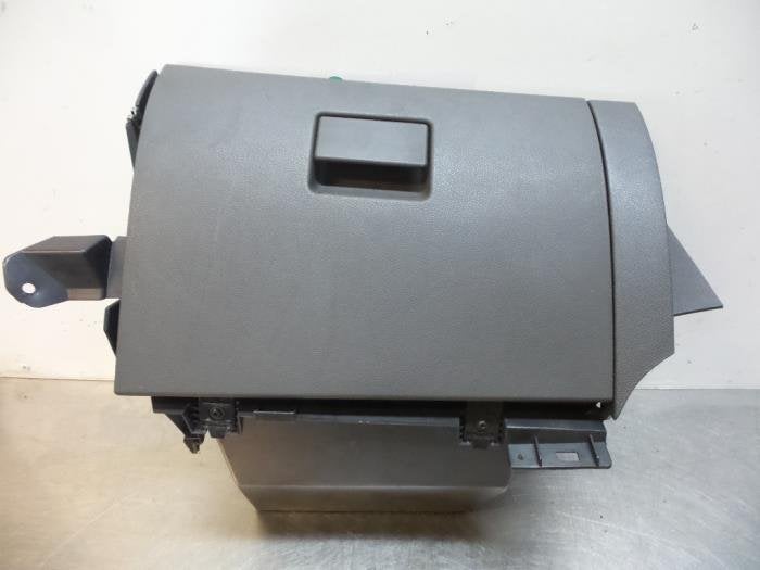 Boîte à gants d'un Ford C-Max (C-Max 04-), -, 3 mois de garantie, -, -
