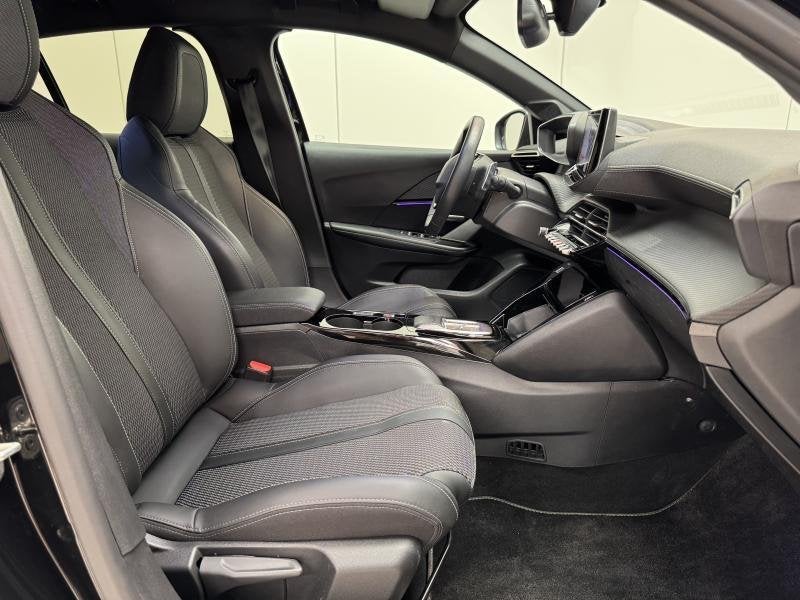 Peugeot 208 1.2i GT MHEV 145 e-DCS6 LED|PDC|CAM|CRUISE|CARPL, Cruise Control, Achat, Euro 6, Automatique