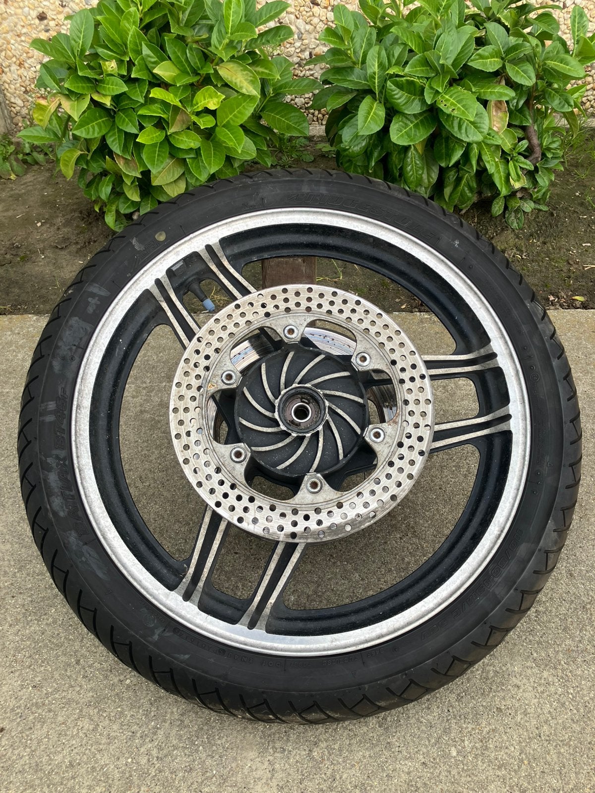 Roue avant Honda 110/80-18 avec jante, Motos, Enlèvement, Utilisé