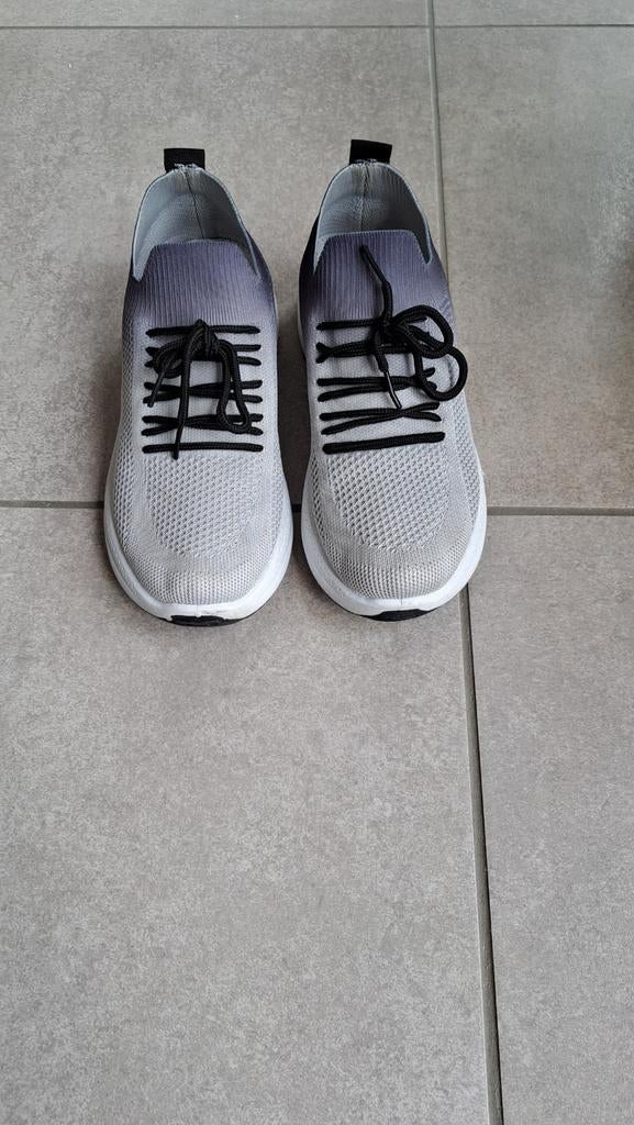 Zwart/Grijze sneakers - Maat 38 - Merk ' Ken ', Zwart, Ophalen of Verzenden, Sneakers, Ken
