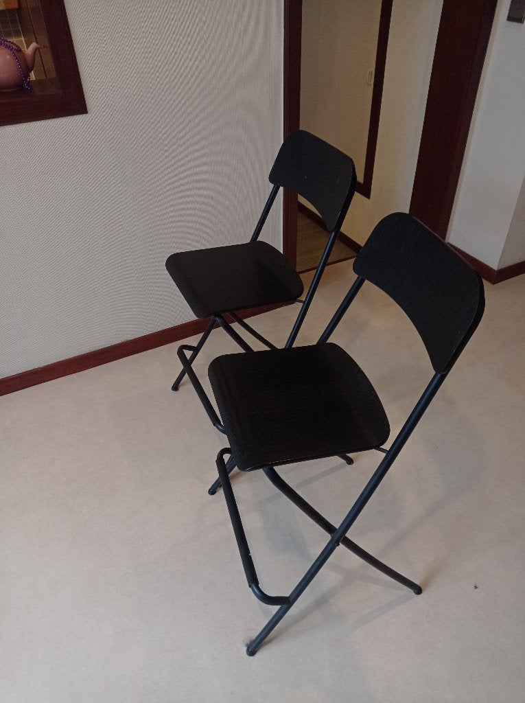Deux chaises hautes noires IKEA, Maison & Meubles, Enlèvement, Comme neuf, Noir, Deux