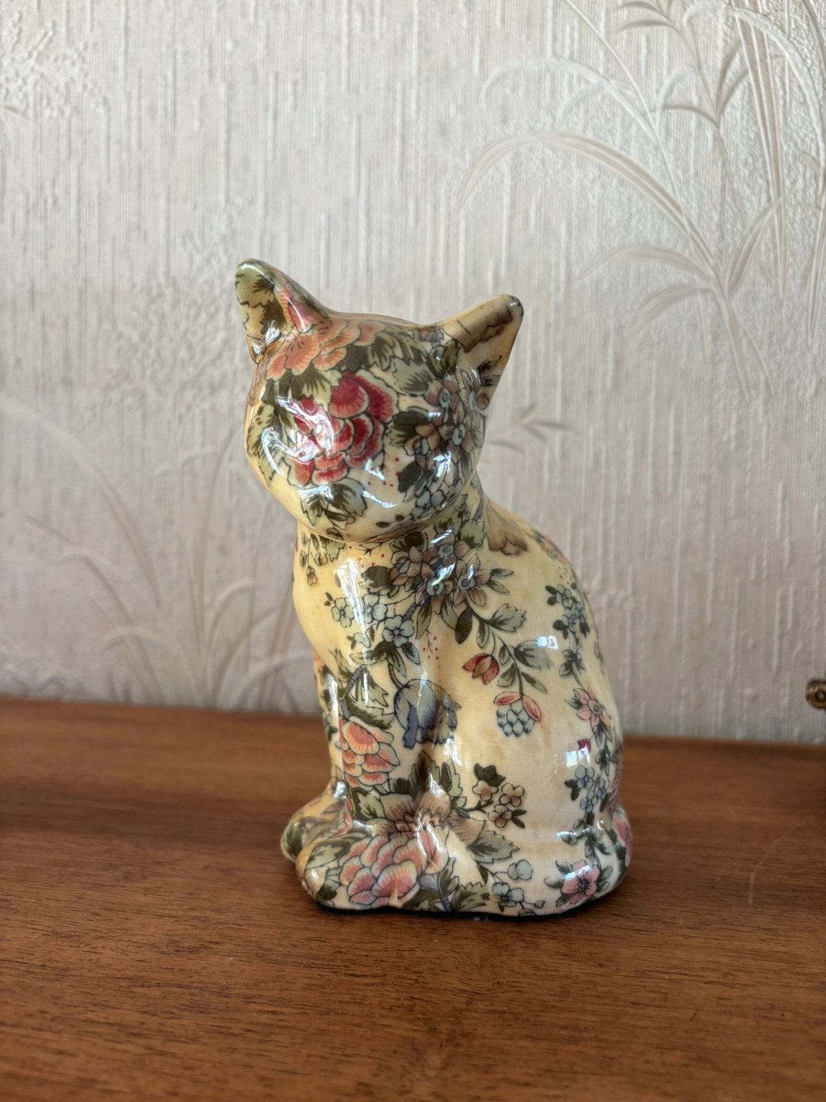 Katten beeldje jaren 70 - bloemenpatroon - decoratie - beeld, Ophalen, Gebruikt
