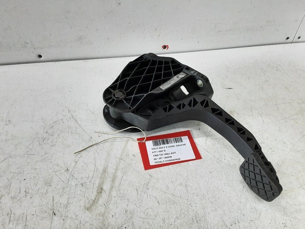 PEDALE D'EMBRAYAGE Volkswagen Golf V (1K1) (1K1721059AE), Volkswagen, Mevr. I. Hauben, Utilisé, Rue de l'Espoir 34 34
4030  GRIVEGNÉE, BE
