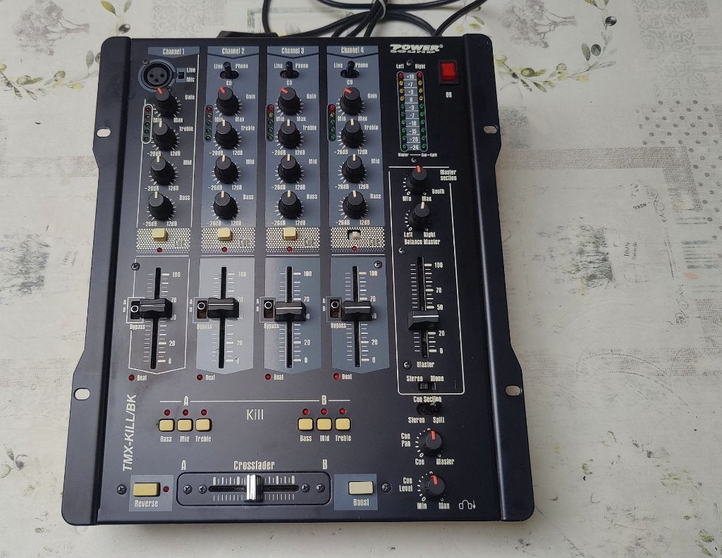 DJ mengpaneel in prima staat., Ophalen, Gebruikt, Minder dan 5 kanalen, Microfooningang