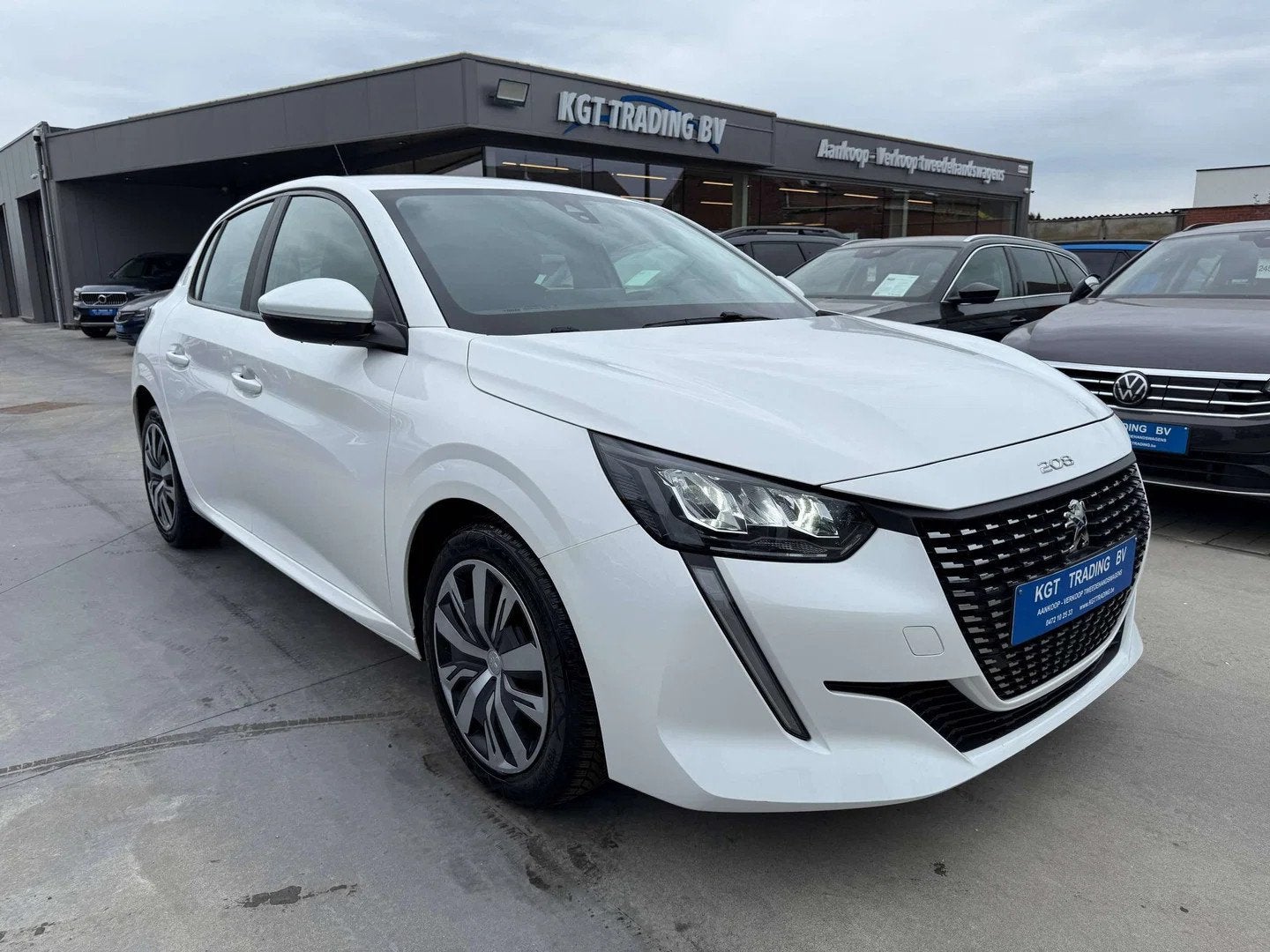 Peugeot 208 1.2i FULL LED CAMERA NAVIGATIE CARPLAY PDC AIRCO, Stof, 1199 cc, 1055 kg, Wit