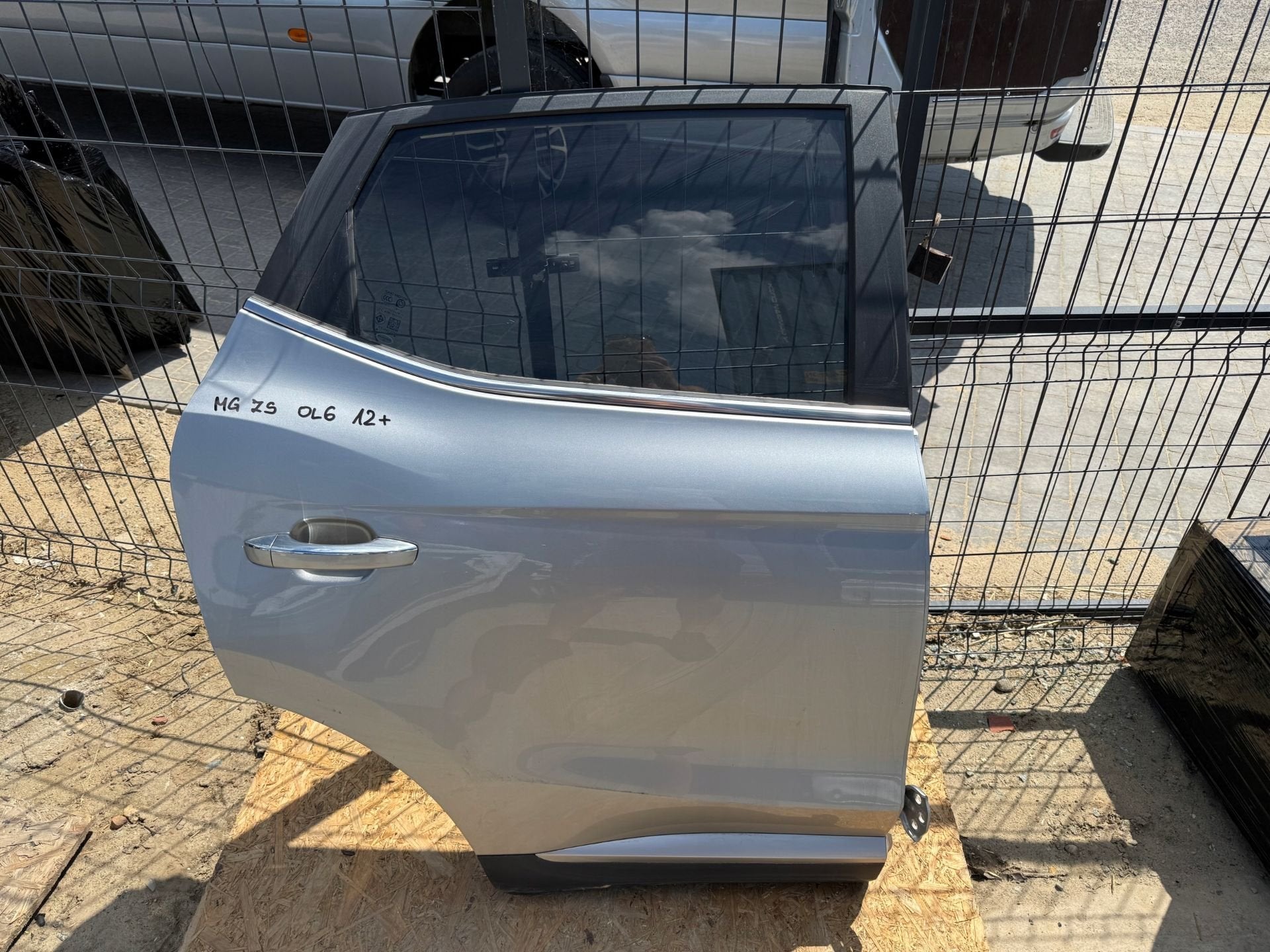MG ZS Portier Rechts, Gebruikt, Deur, Rechts, SAIC Motor UK Technical Centre Limited