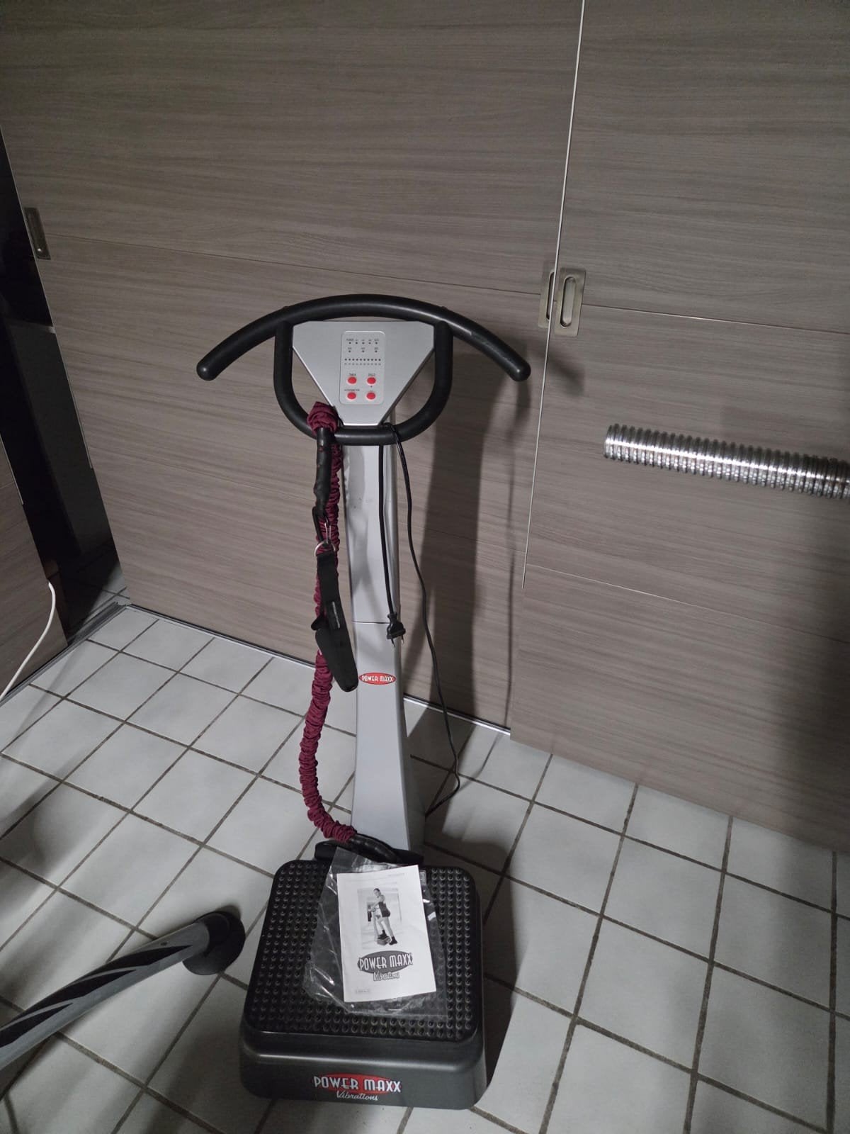 POWERPLATE IN ZEER GOEDE STAAT VOOR 200 EURO, Sports & Fitness, Enlèvement