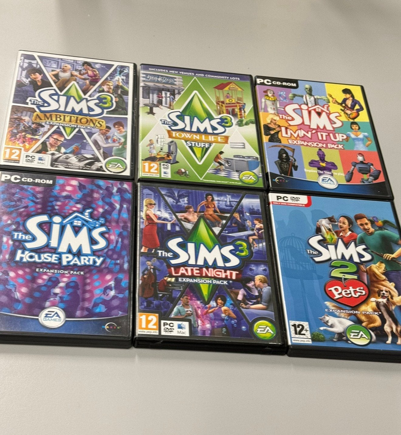 6X PC Spelletjes games The sims 2 3 + expansions uitbreiding, Games en Spelcomputers, Games | Pc, Zo goed als nieuw, Simulatie