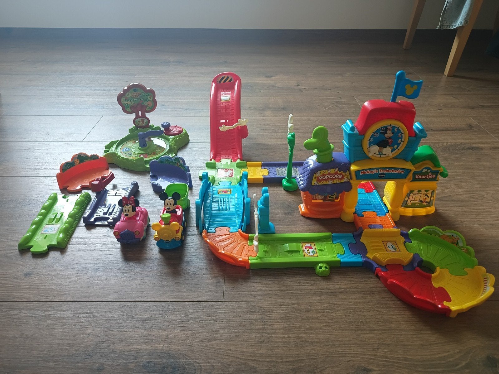 VTech Mickey's Treinstation + Mickey en Minnie, Kinderen en Baby's, Speelgoed | Vtech, Zo goed als nieuw, Ophalen