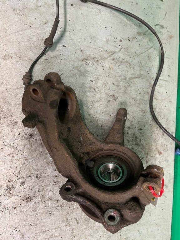 FUSEE RECHTS VOOR Peugeot 207 SW (WE / WU) (01-2007/12-2013), Kontakt-peugeot@peugeot.com, Gebruikt, Peugeot Deutschland GmbH