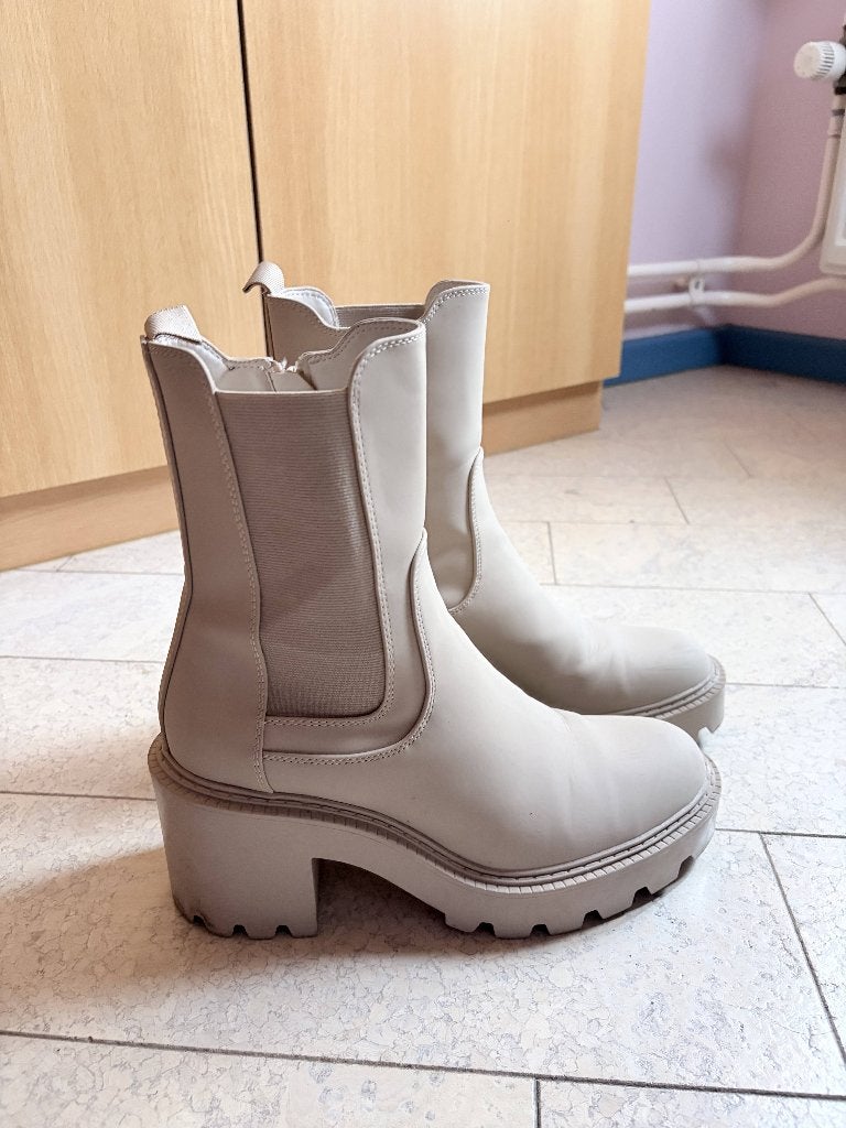 Beige botjes maat 41, Kleding | Dames, Ophalen, Oxmox, Beige, Lage of Enkellaarzen