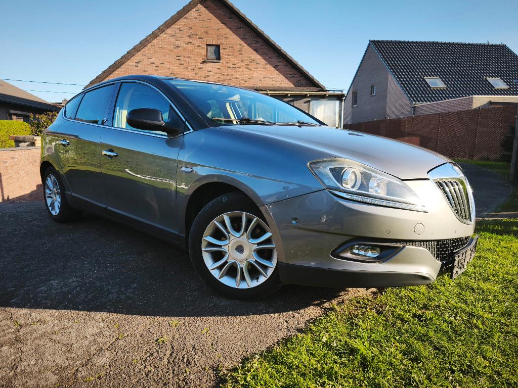 Lancia Delta 1.6 MJT Automaat Gold, Euro 5, Zwart, 1600 cc, Leder