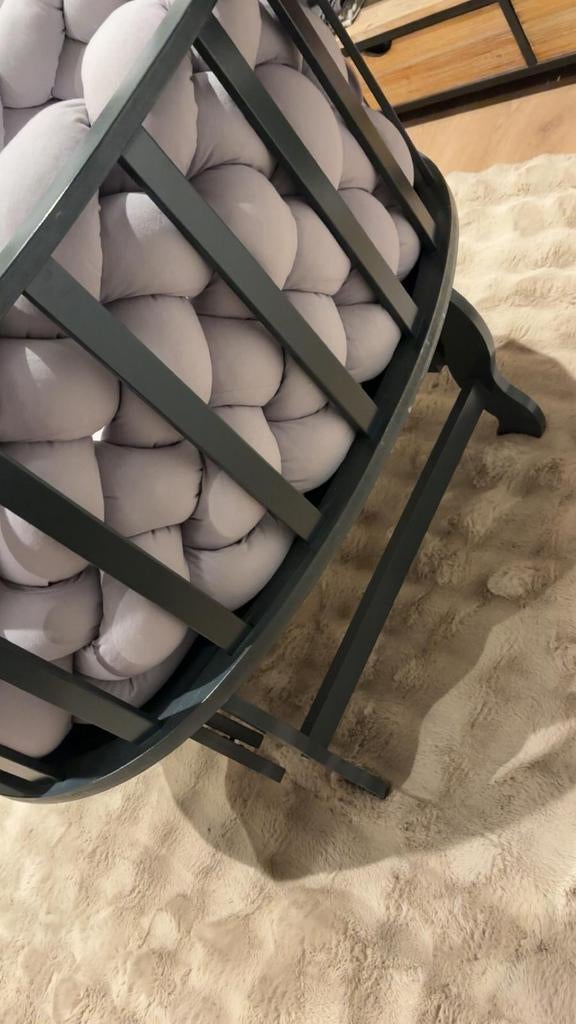 Prachtig wiegje zo goed als nieuw en kinder eetstoel nieuw, Kinderen en Baby's, Ophalen