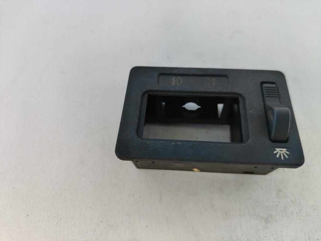 Inbouw frame voor schakelaar BMW 5 serie E28 61311375984 137, Auto-onderdelen, Dashboard en Schakelaars, Gebruikt, -, -, Ophalen of Verzenden