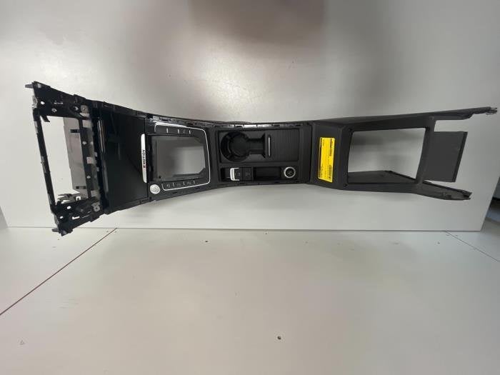 Middenconsoles van een Volkswagen Golf, Gebruikt, -, Volkswagen, -