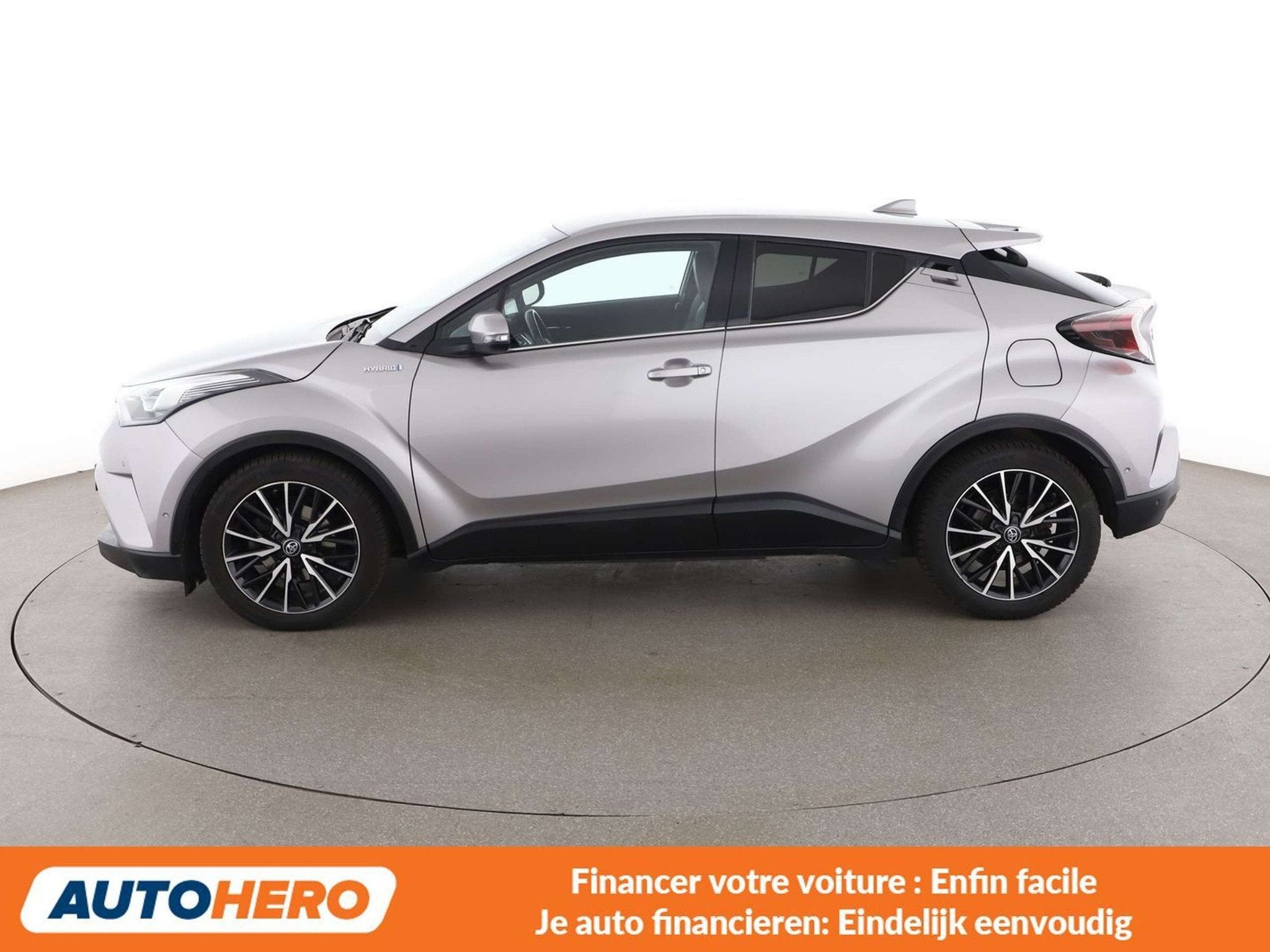 Toyota C-HR 1.8 Hybrid Lounge (bj 2017, automaat), Auto's, Gebruikt, Zwart, 5 zetels, 5 deurs