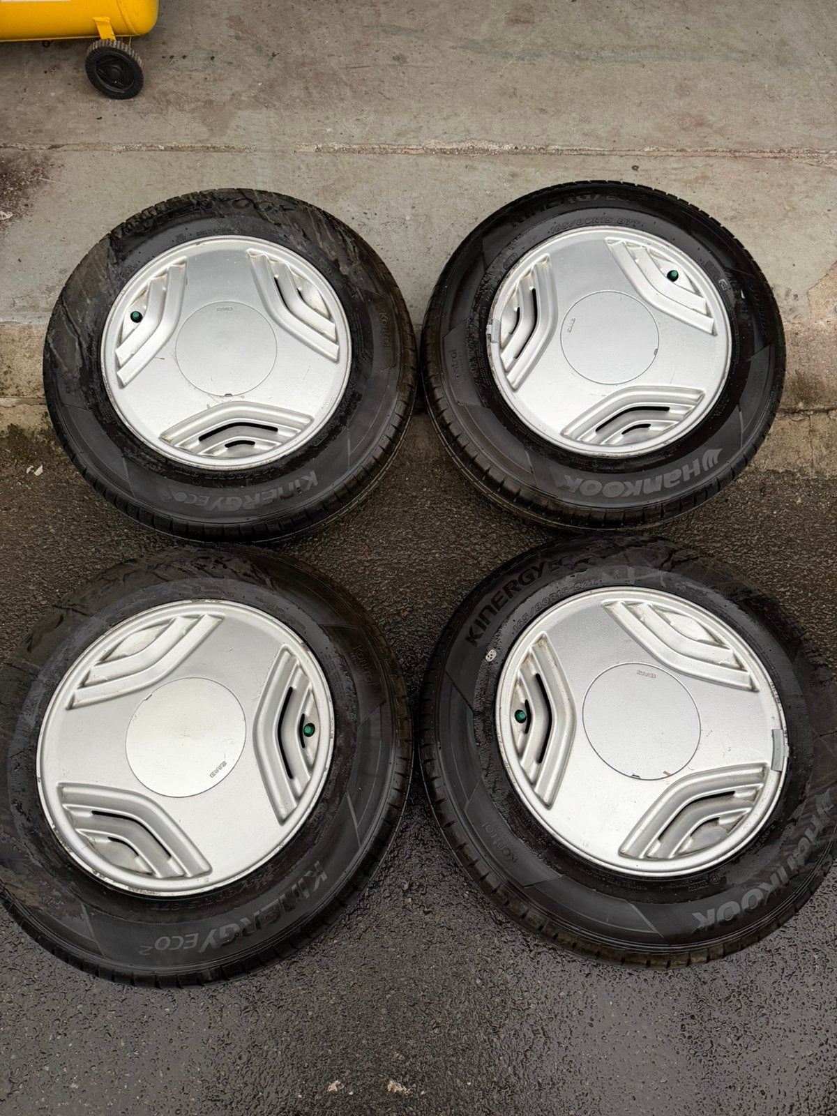 Saab 900 velg super inca 4x108 15", Ophalen, Band(en)