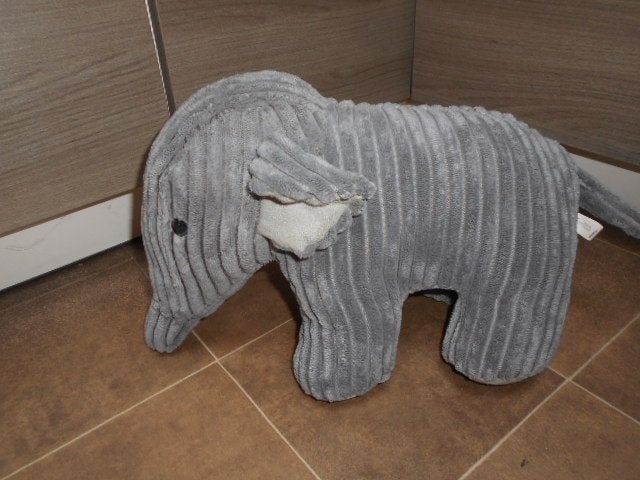 Knuffel Olifant grijze velours, Ophalen of Verzenden, Zo goed als nieuw, Grijs, Olifant