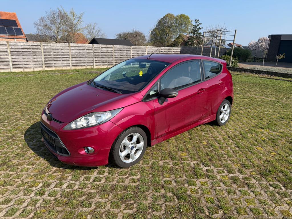Ford Fiesta 1.2 benzine 2009 166.000km met keuring airco, Autos, Ford, Rouge, Euro 5, Achat, Boîte manuelle