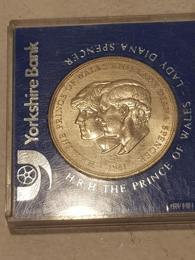 Médaille 1981 prince de gales lady diana, Verzamelen, Koningshuis en Royalty, Ophalen of Verzenden