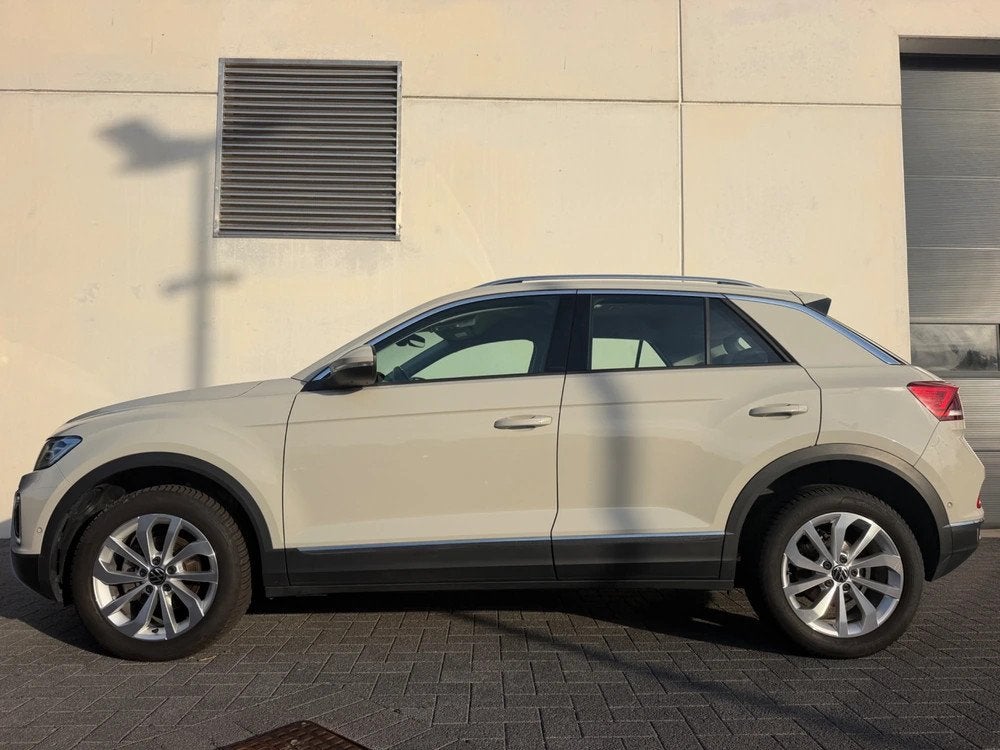 Volkswagen T-Roc STYLE 1.5eTSI 150PK GRIJS - REVERSE CAMERA, Auto's, 4 cilinders, Bedrijf, 5 zetels, 5 deurs