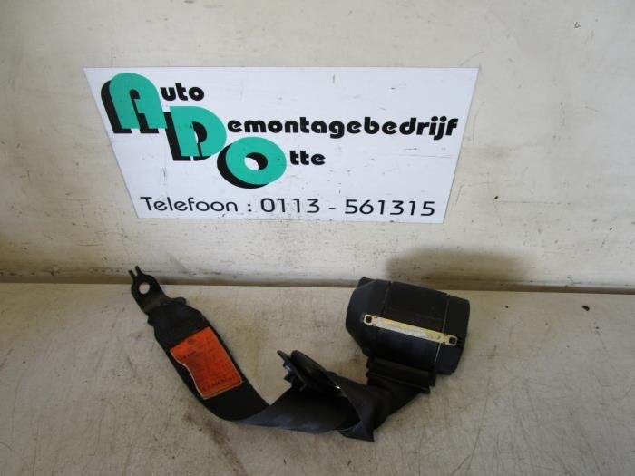 Veiligheidsgordel links-achter van een Volkswagen Golf (Golf, Gebruikt, -, Volkswagen, -