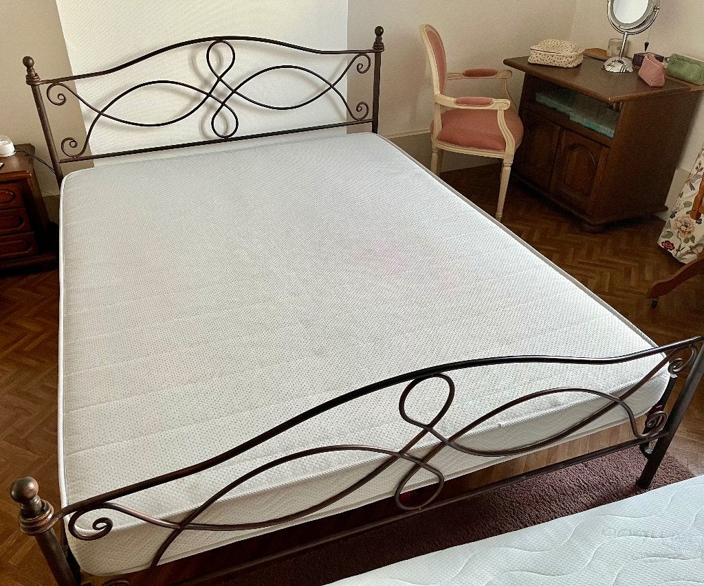 Lit, sommiers, matelas et surmatelas, Maison & Meubles, Chambre à coucher | Lits, Comme neuf, Brun, Enlèvement, Deux personnes