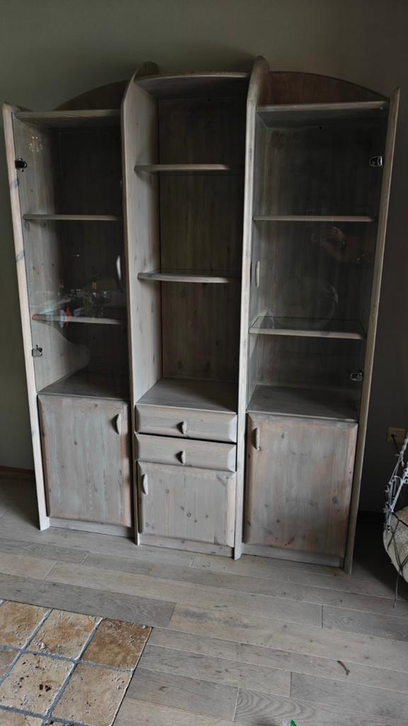 Wandkast in grenen, wit gebeitst (zelf gedaan), Huis en Inrichting, Kasten | Wandmeubels, Ophalen
