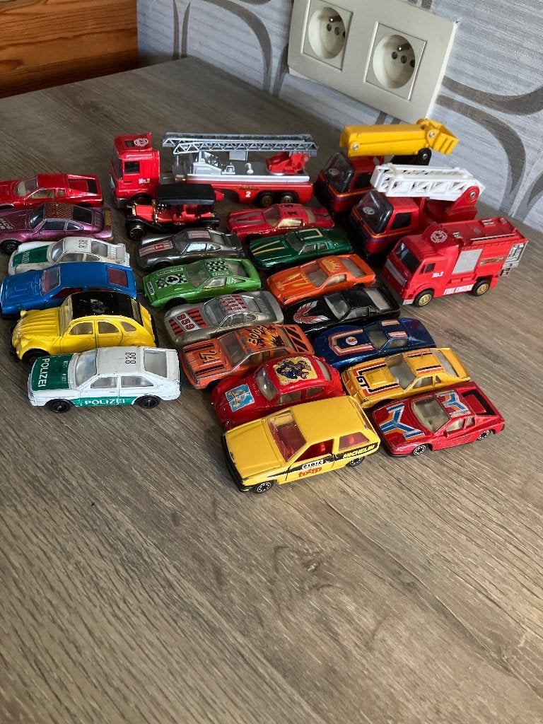 24 speelgoed autootjes, Ophalen