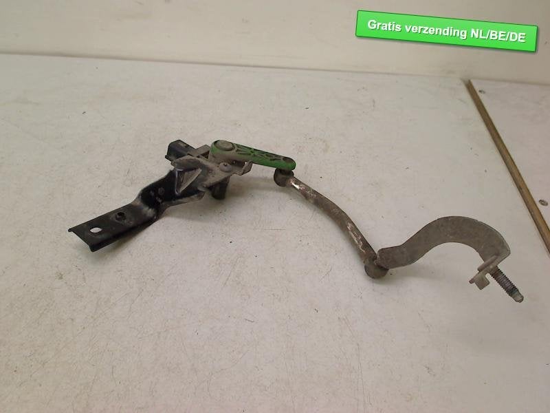 NIVEAUSENSOR MET STANGENSTEL Audi A3 Limousine (8VS / 8VM), Info@audi.de, Audi, Audi AG, Gebruikt