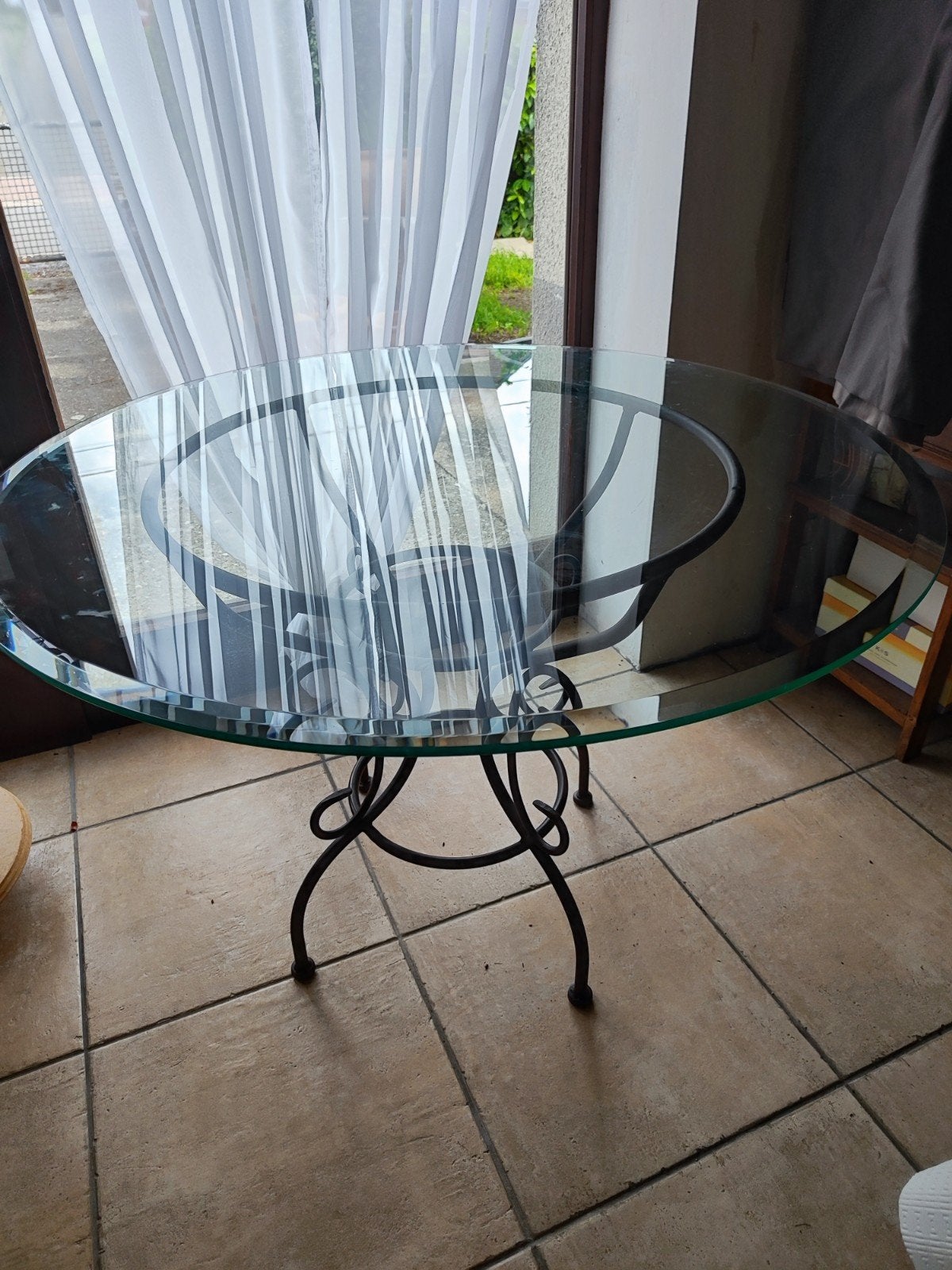 Table ronde, Quatre personnes, Rond, Comme neuf, Verre