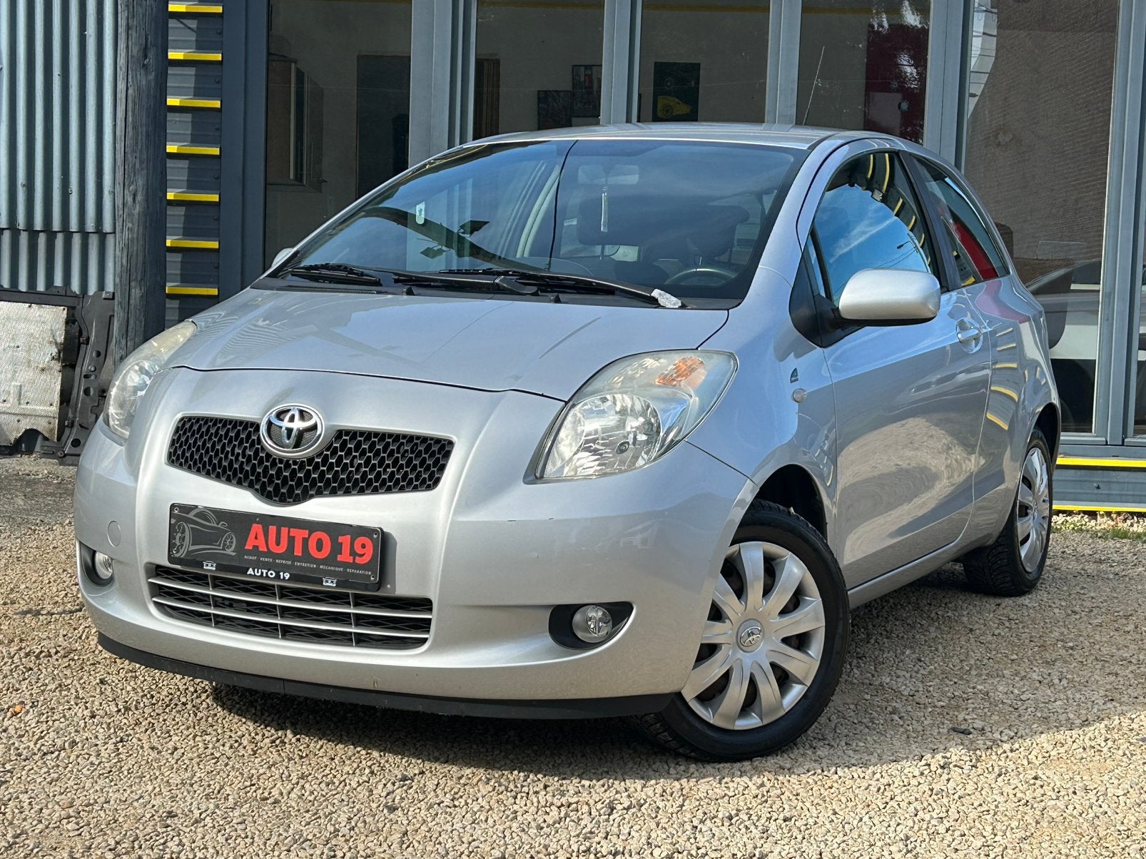 Yaris 1.3i VVT-i 16v Connected, Autos, Particulier, Achat