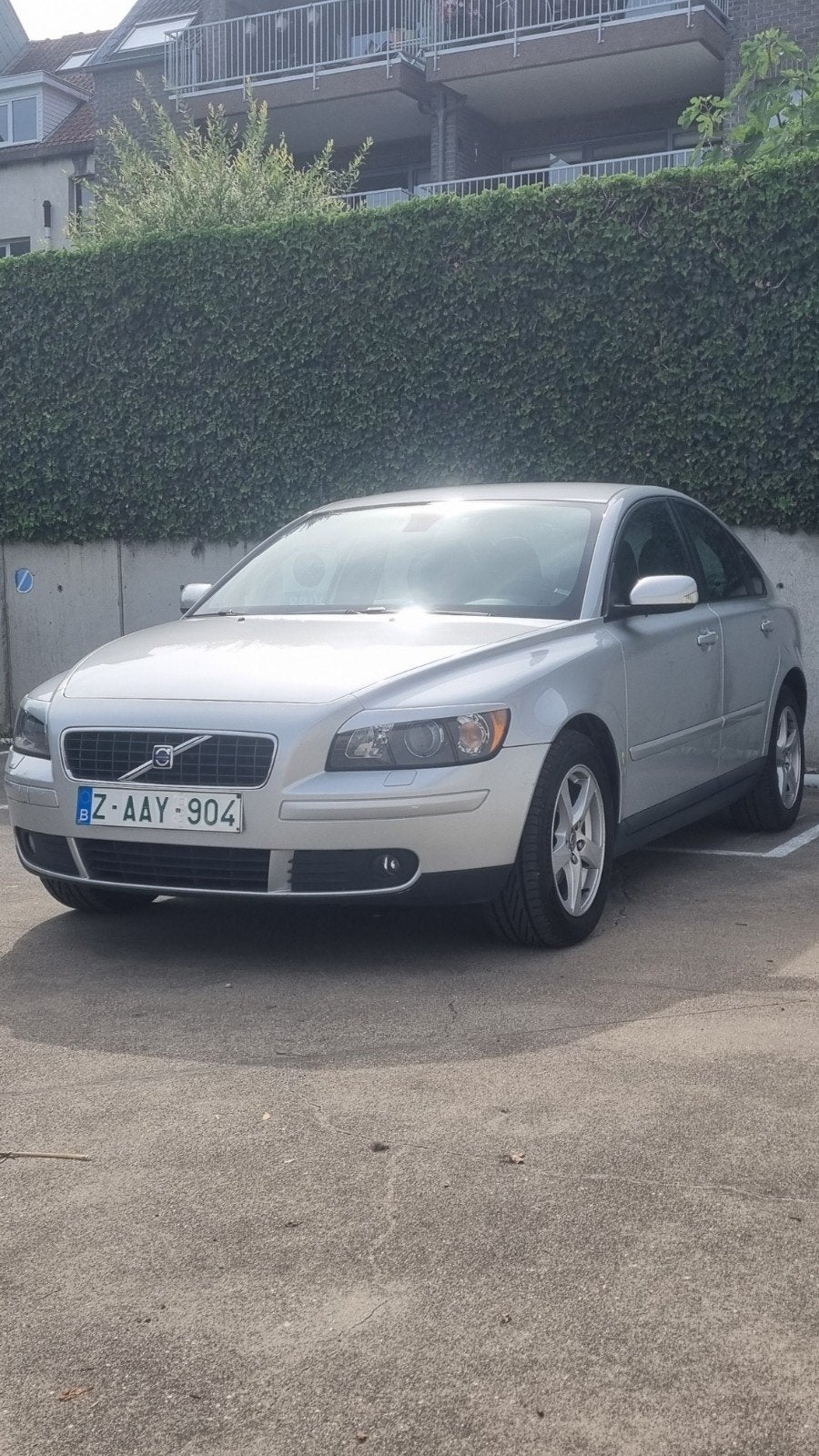 VOLVO S40/CLIMATISATION/CHAUFFAGE DES SIÈGES/NAVI/AVEC INSPE, Cuir, Argent ou Gris, Entreprise, Boîte manuelle